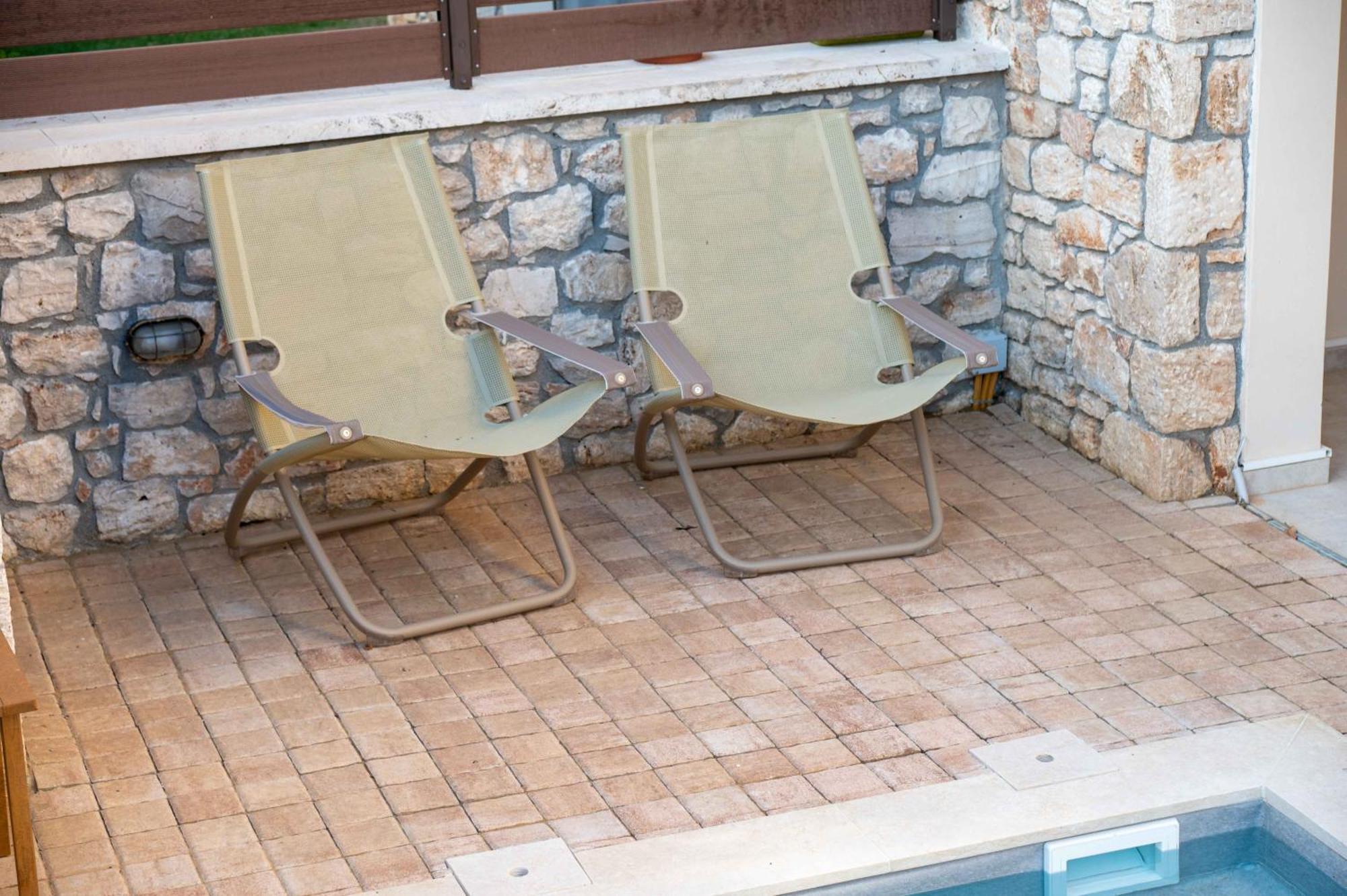 Lydia'S Inn 2 With Private Pool Melission Exterior photo